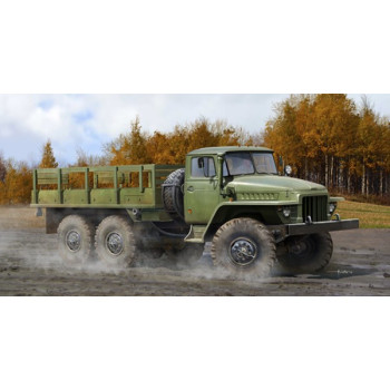 Plastic model Russian Ural-4 320 truck