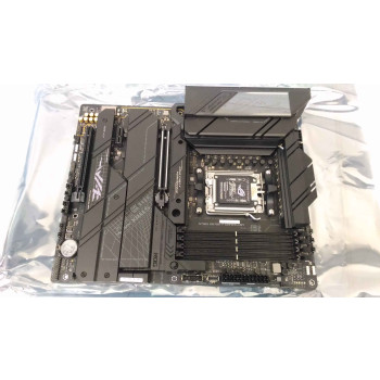 SALE OUT. ASUS ROG STRIX X670E-F GAMING WIFI | Asus ROG STRIX X670E-F GAMING WIFI | Processor family AMD | Processor socket AM5 | DDR5 DIMM | Memory slots 4 | Supported hard disk drive interfaces SATA, M.2 | Number of SATA connectors 4 | Chipset AMD X670 