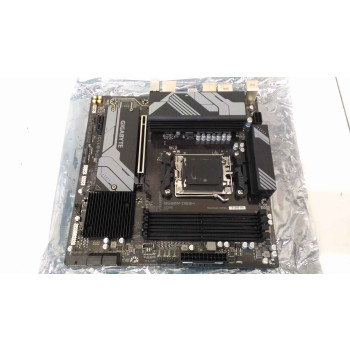 SALE OUT. GIGABYTE B650M DS3H 1.0 M/B | B650M DS3H 1.0 M/B | Processor family AMD | Processor socket AM5 | DDR5 DIMM | Memory slots 4 | Supported hard disk drive interfaces 	SATA, M.2 | Number of SATA connectors 4 | Chipset B650 | Micro ATX | REFURBISHED,